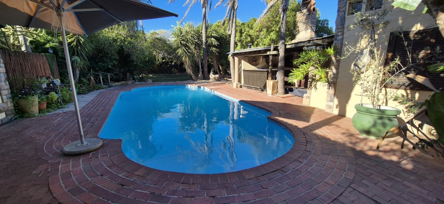 5 Bedroom Property for Sale in Table View Western Cape
